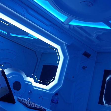 Apollo Capsule Hotel Енде Екстер'єр фото