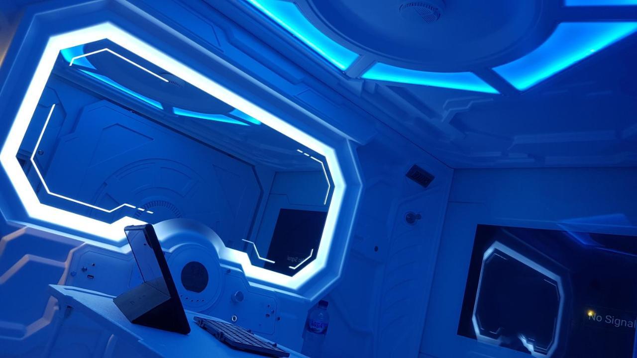 Apollo Capsule Hotel Енде Екстер'єр фото