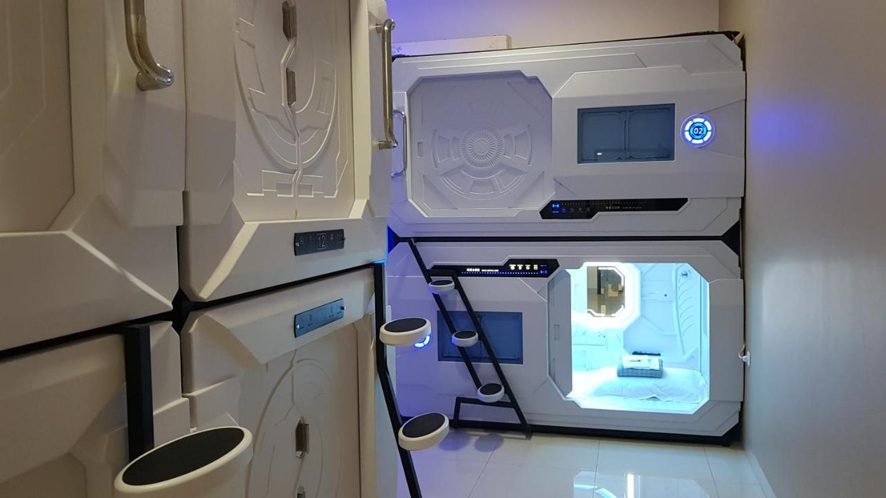 Apollo Capsule Hotel Енде Екстер'єр фото