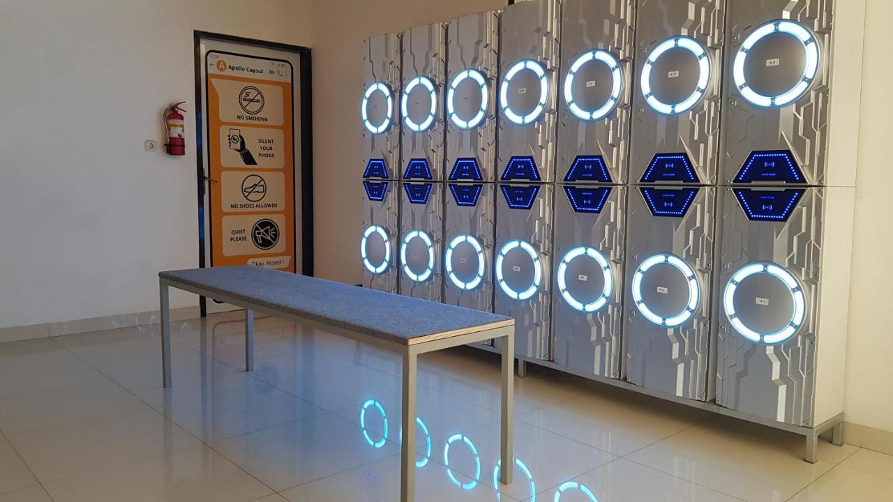 Apollo Capsule Hotel Енде Екстер'єр фото