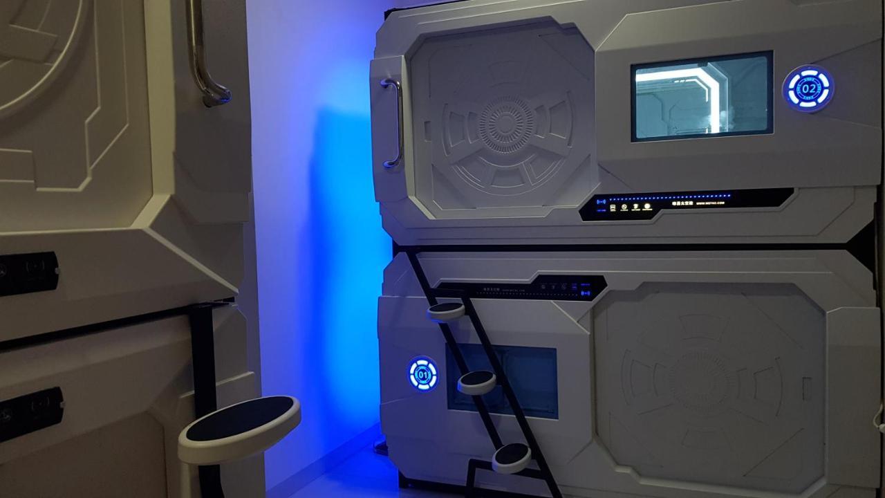 Apollo Capsule Hotel Енде Екстер'єр фото