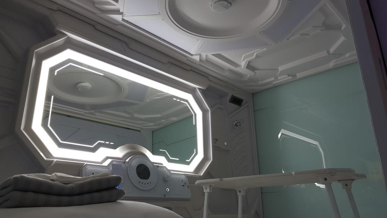 Apollo Capsule Hotel Енде Екстер'єр фото